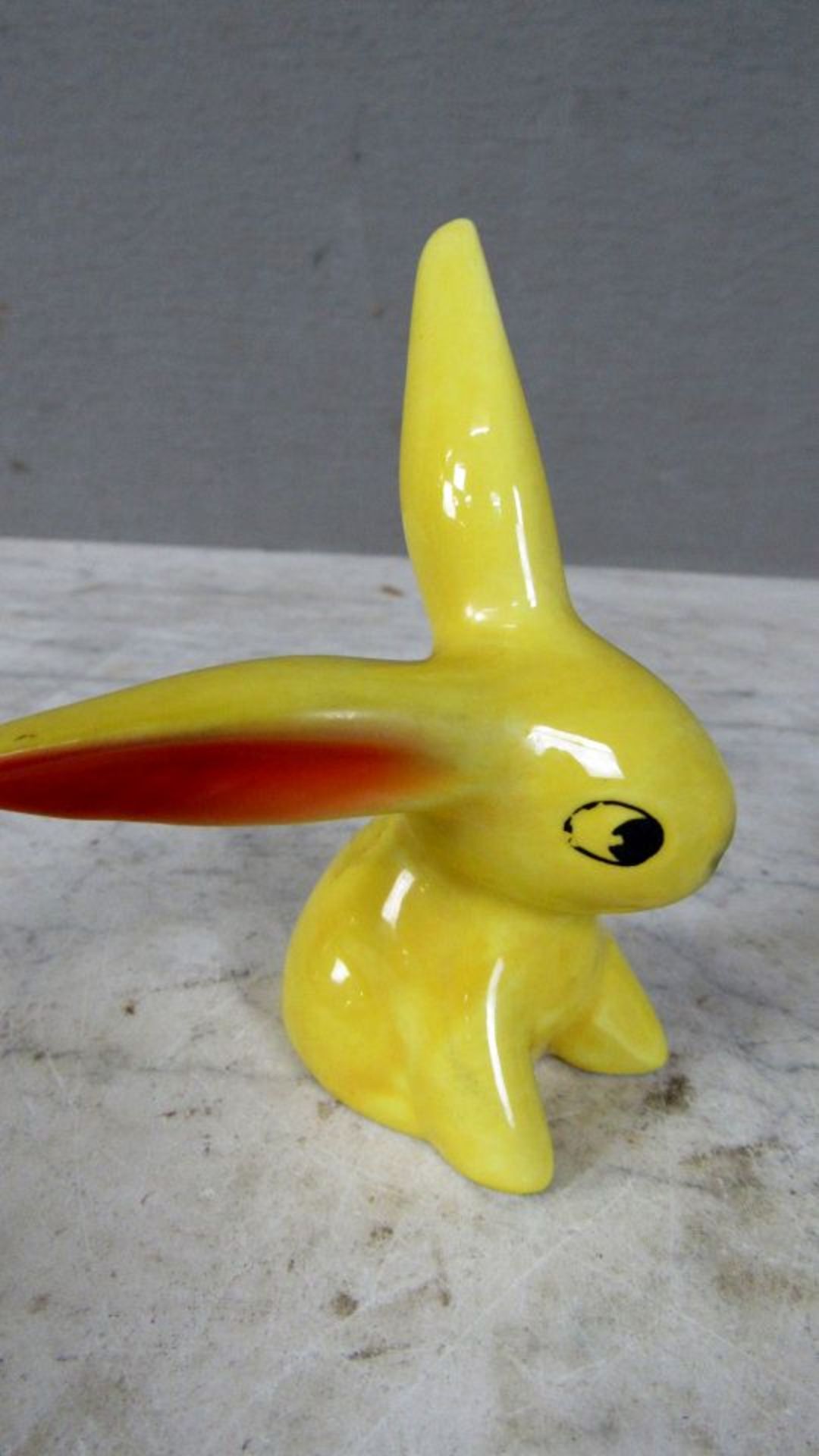 Goebel Porzellanfigur 2 gelbe Hasen - Bild 3 aus 5