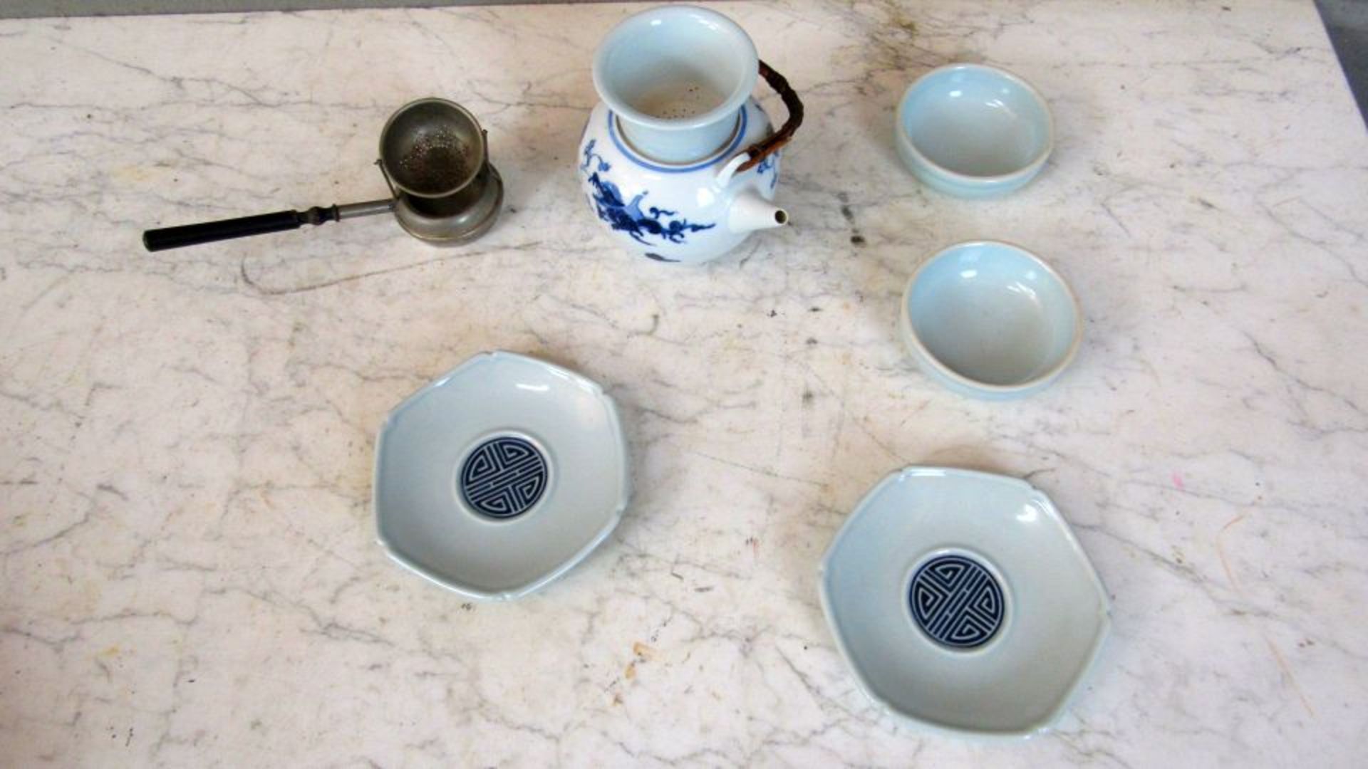 Service asiatsich in - Bild 2 aus 7