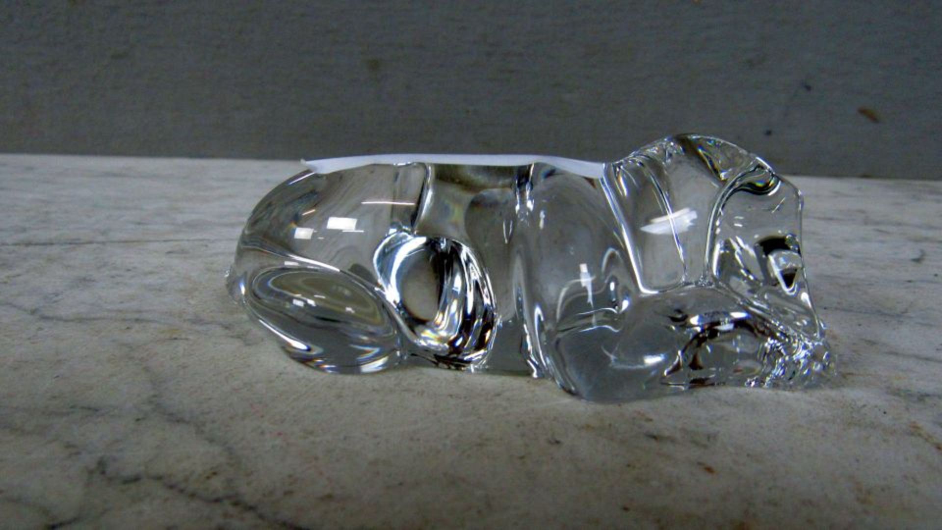 Glasskulptur liegender Dackel - Bild 4 aus 5