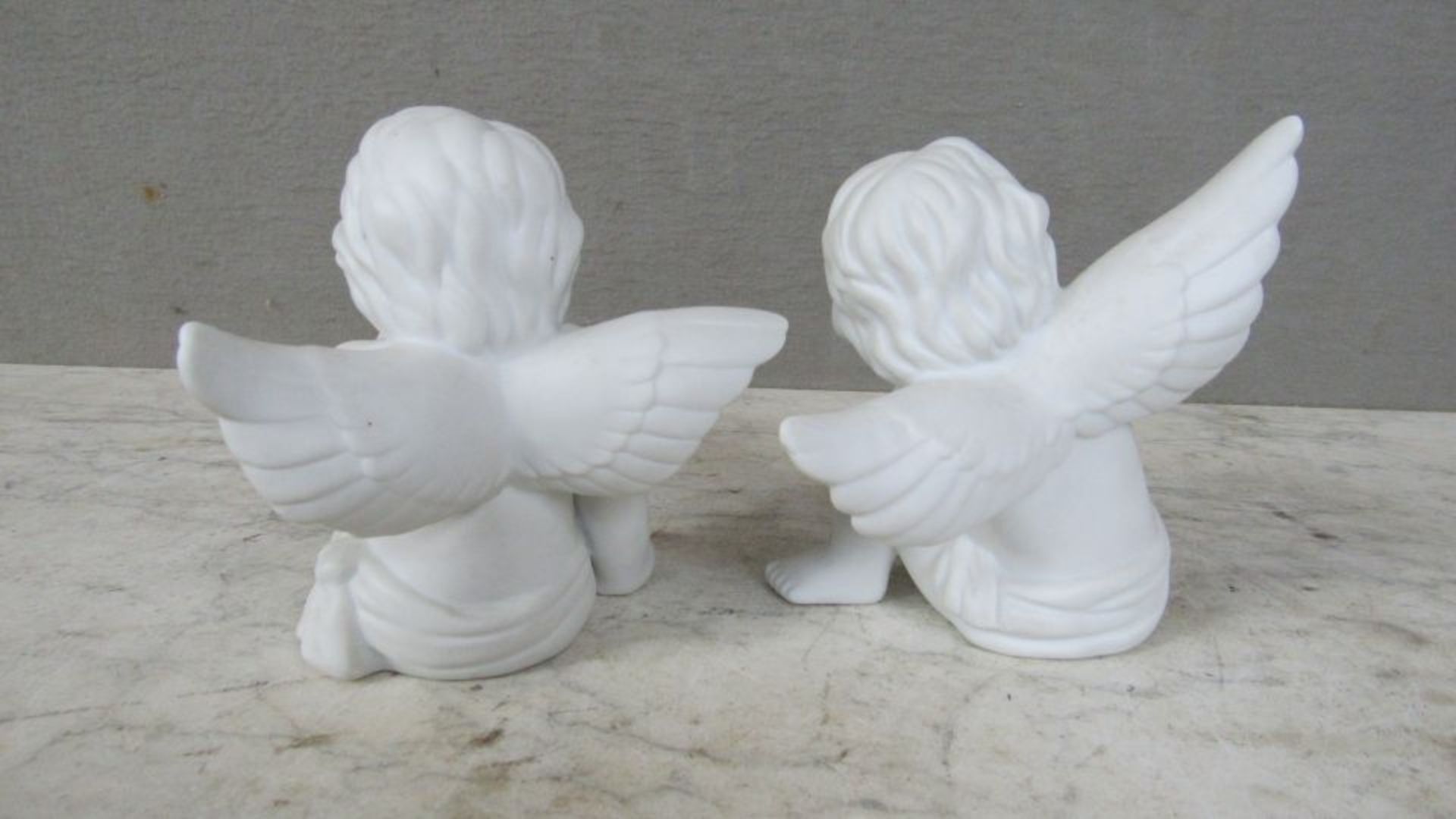 Zwei Porzellanengel sitzend 13,5cm - Bild 5 aus 7