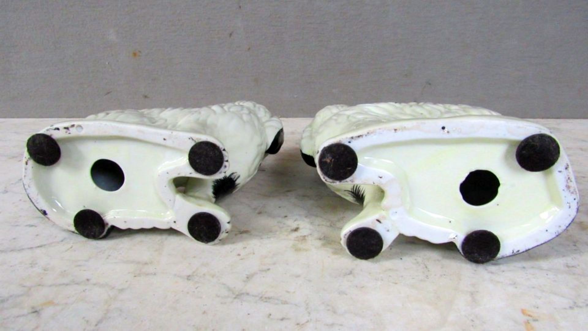 2 Porzellanfiguren Englische Puffhunde - Bild 6 aus 6