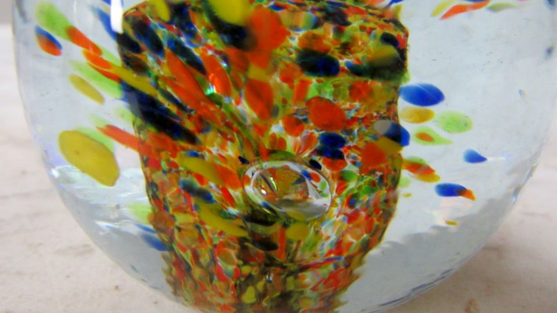 Briefbeschwerer gechipt am Rand kaum - Bild 3 aus 4