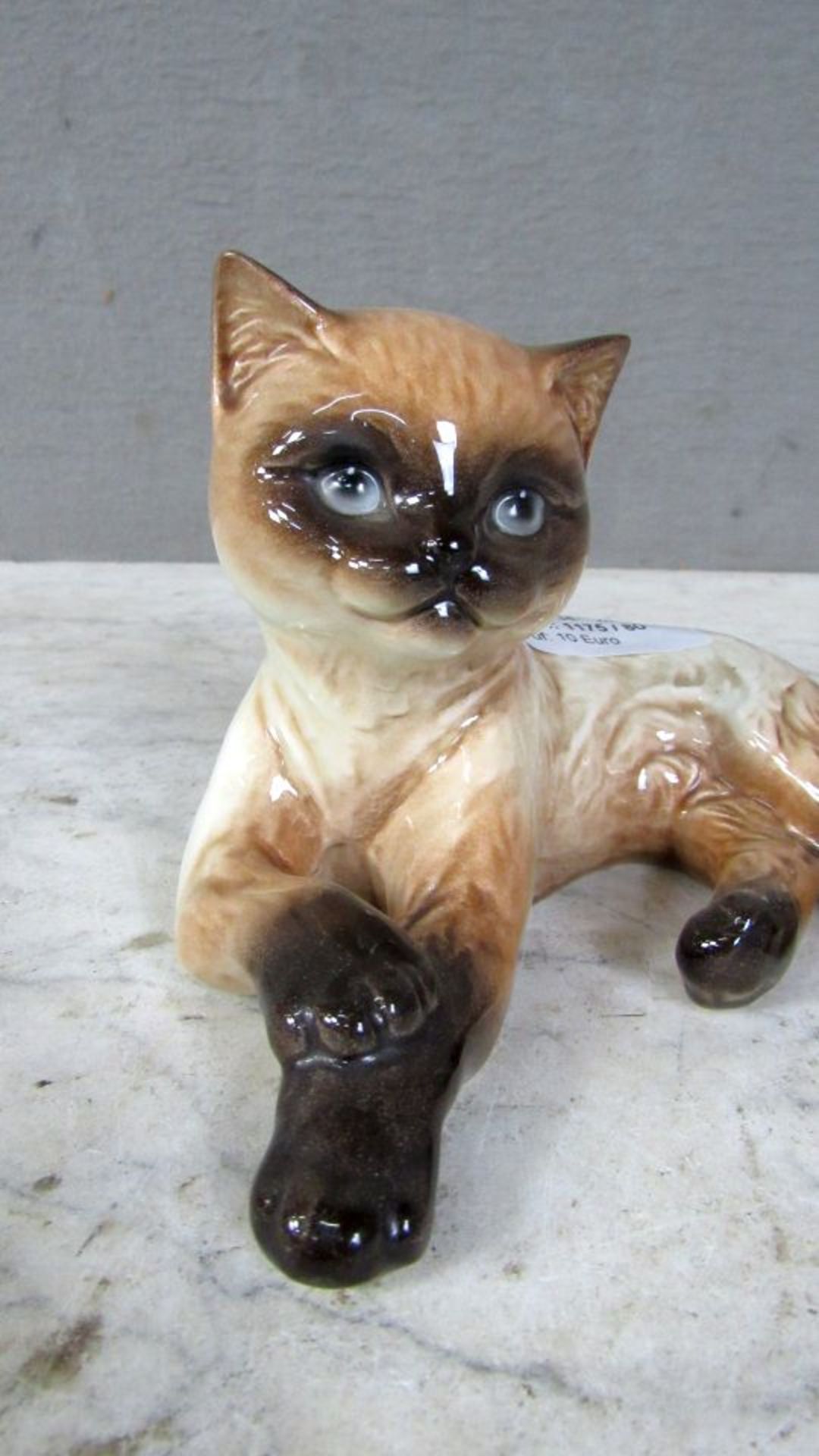 Porzellanfigur liegende Katze Goebel - Bild 2 aus 8
