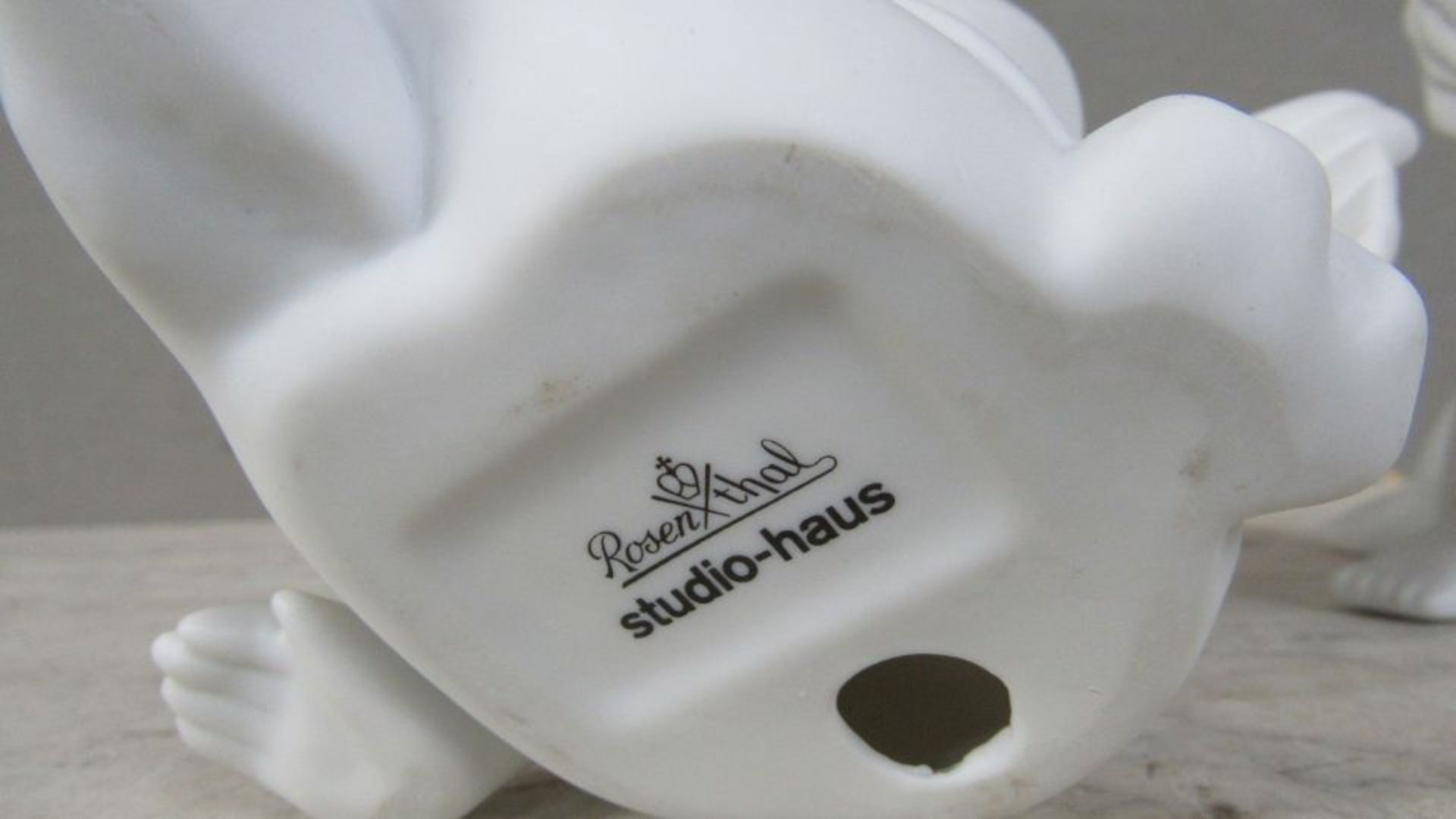 Zwei Porzellanengel sitzend 13,5cm - Bild 6 aus 7