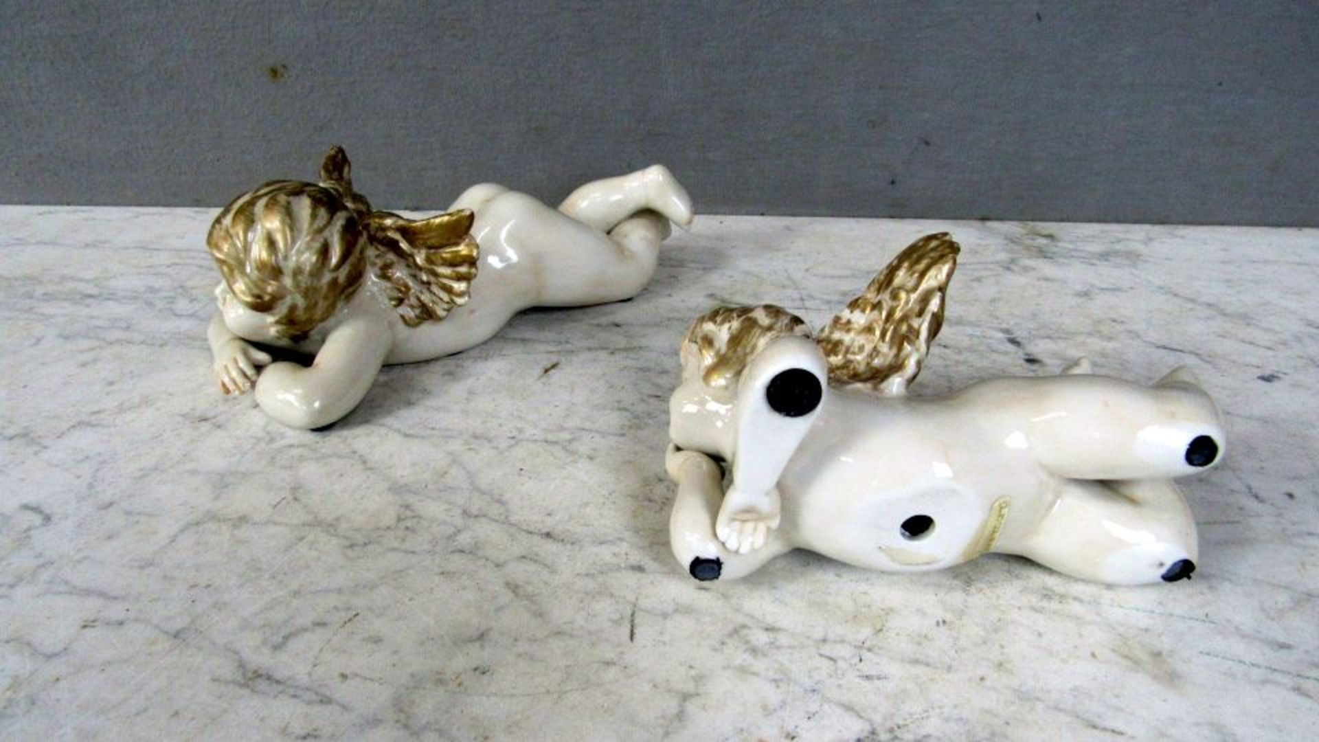 2 Porzellanfiguren liegende Engel 20 - Bild 8 aus 8