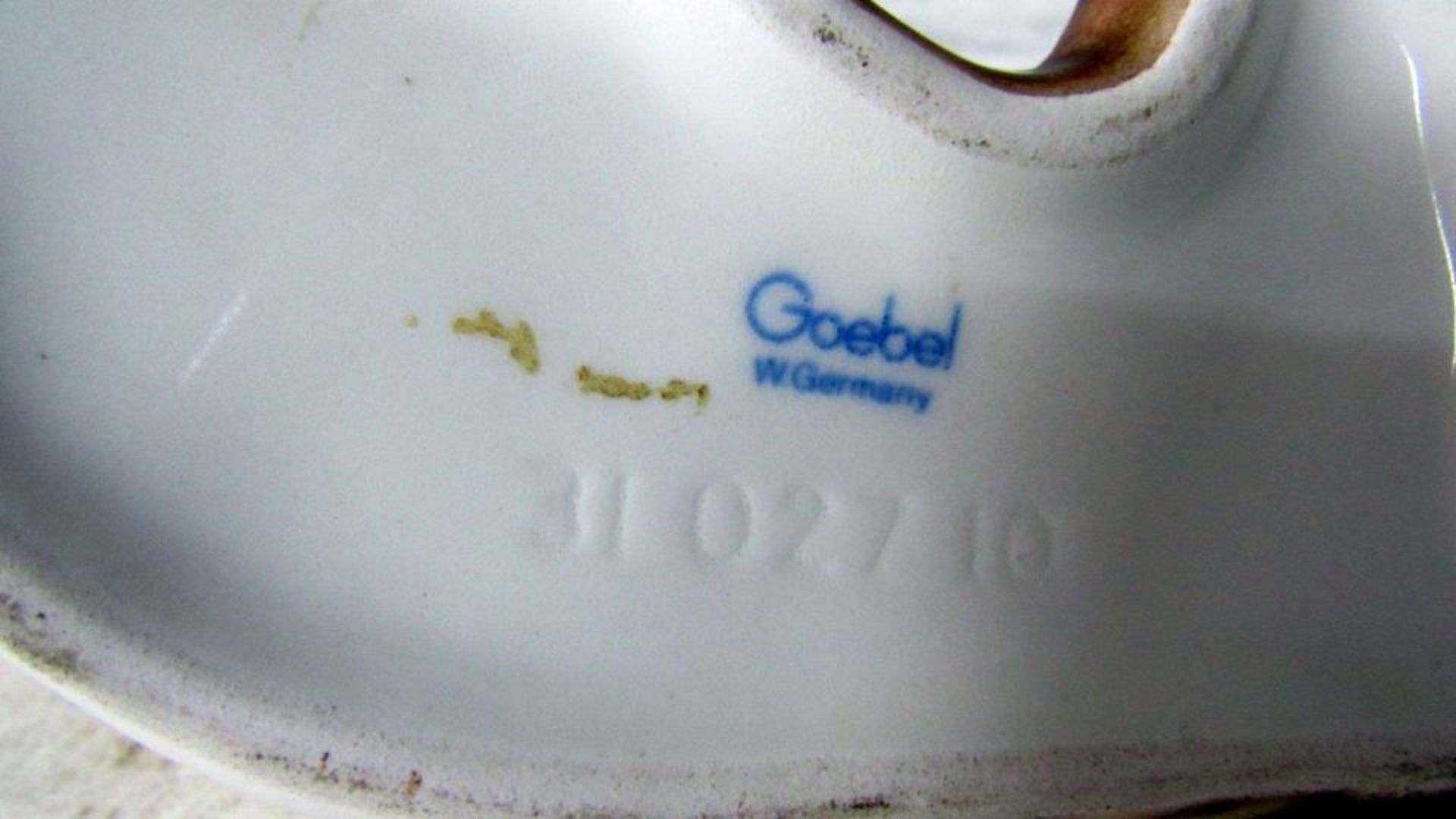 Porzellanfigur liegende Katze Goebel - Bild 8 aus 8