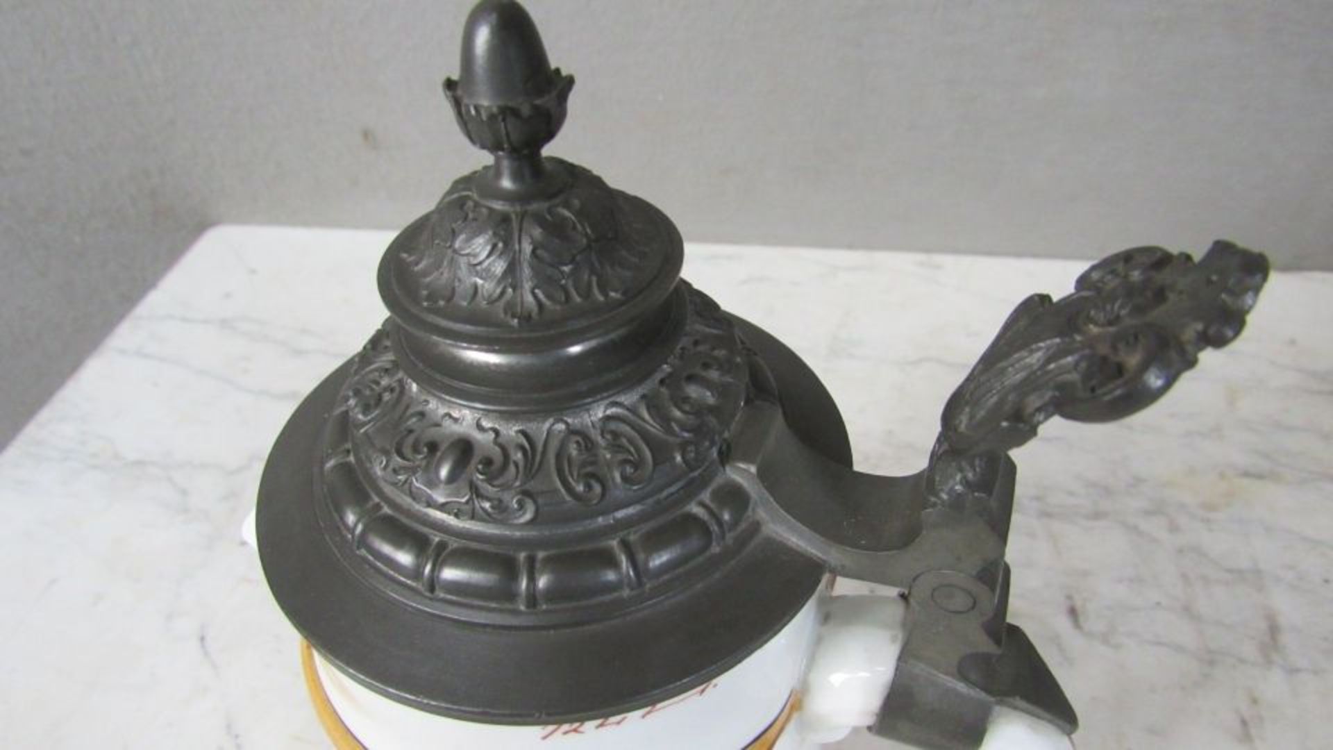 Antiker Bierkrug mit Bodenbild und - Bild 3 aus 7