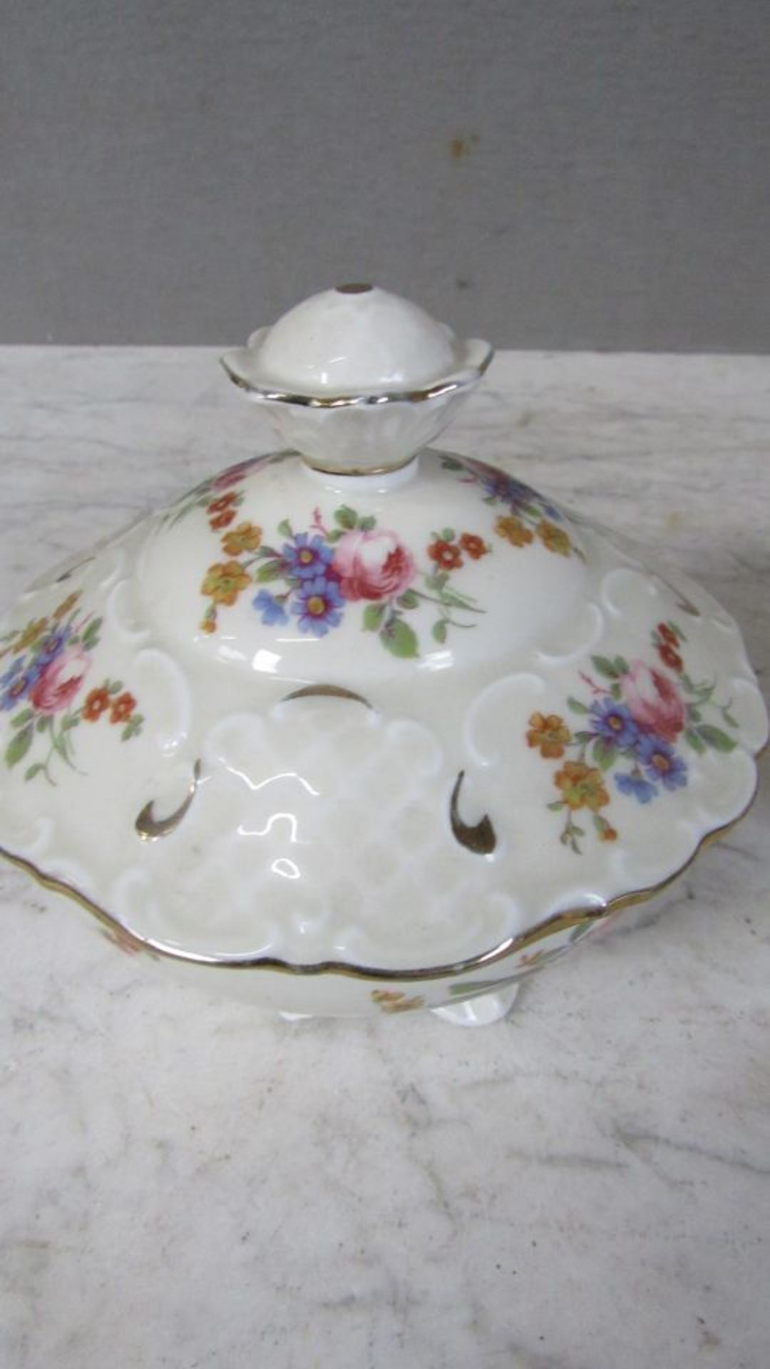 4 Porzellandeckeldosen von 9,5 - - Bild 3 aus 9