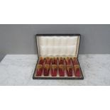 Glasset Rotglas mit Goldbemalung in