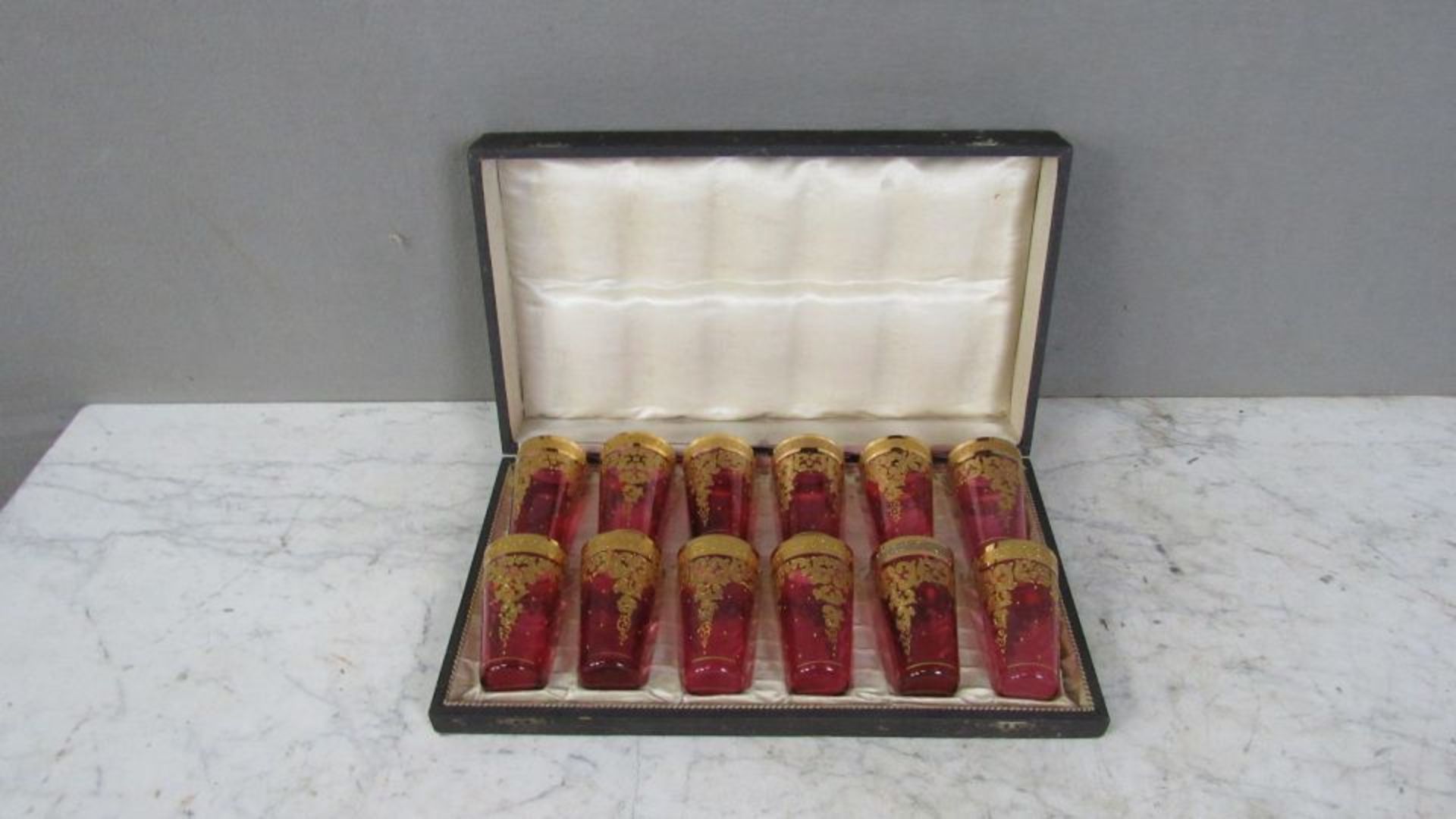 Glasset Rotglas mit Goldbemalung in