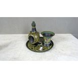 Keramikkaraffe Holland auf Tablett +