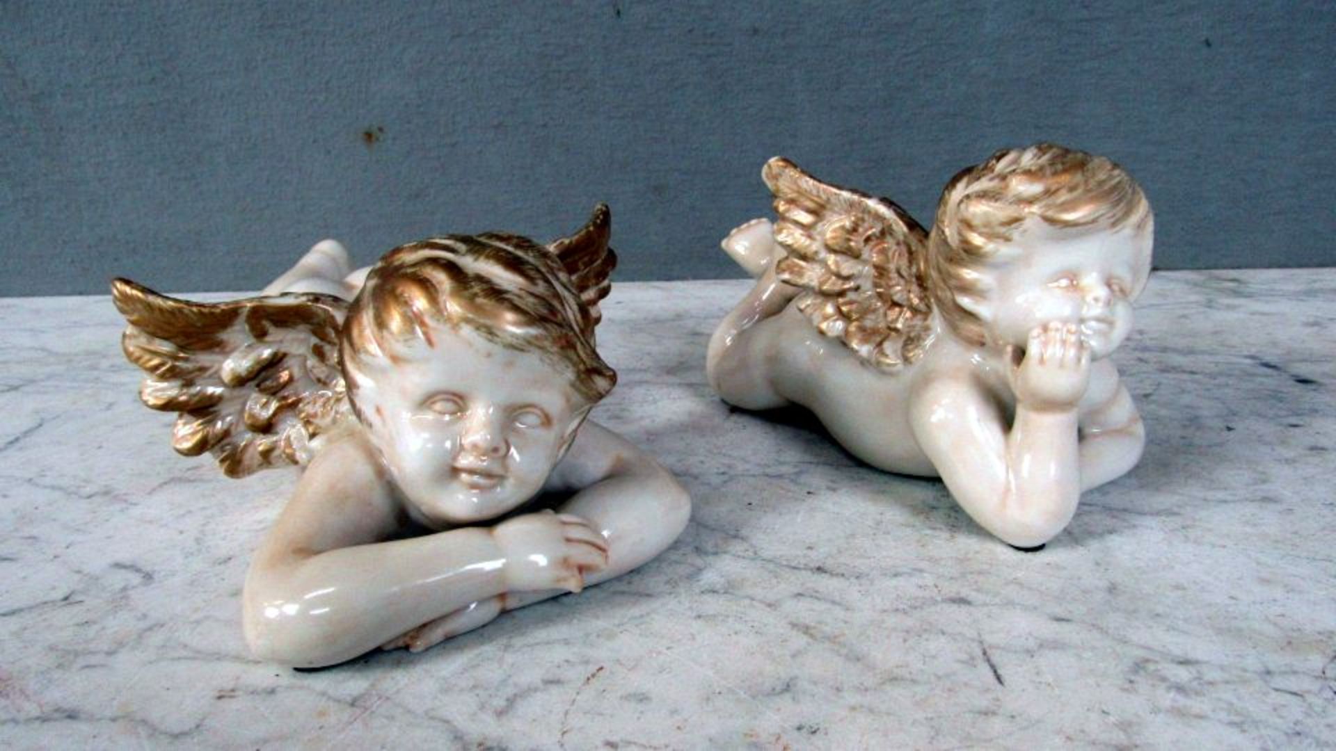 2 Porzellanfiguren liegende Engel 20 - Bild 3 aus 8