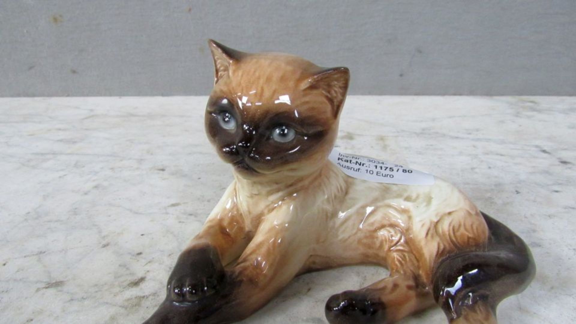 Porzellanfigur liegende Katze Goebel - Bild 5 aus 8