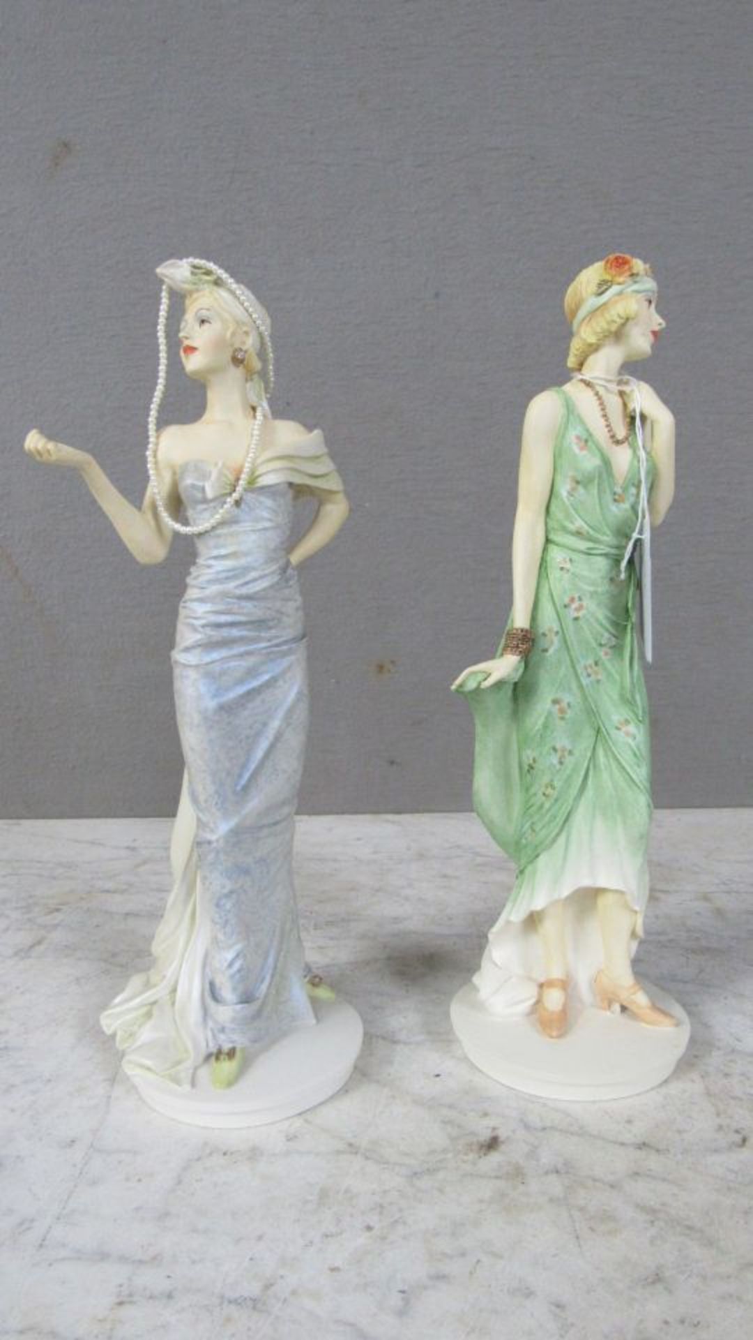 2 Porzellanfiguren Classic by Royal