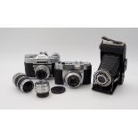 Konvolut Fotoapparate und Zubehör, u.a. Voigtländer