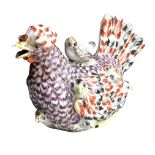 Henne mit Jungen als Teekanne (Meissen, Mitte 18. Jh.)