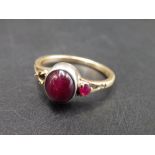 9ct gold cabochon cut star ruby ring (has one accent stone missing) size Q, 3g
