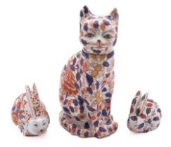 A reproduction Imari porcelain cat and t