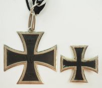 Preussen: Eisernes Kreuz, 1870, Großkreuz für die Fahne / Eisernes Kreuz, 1813, 1. Klasse.
