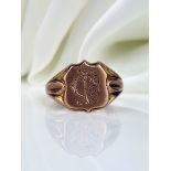 ANTIQUE 9CT ROSE GOLD ENGRAVED 'IC' SHIELD SIGNET RING