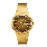 Bulova. An 18K gold quartz calendar bracelet watch Accuquartz, Ref: 7418, London Import mark for...