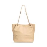 CHANEL: CREAM ZIP AND CARRY TOTE 2018-2018