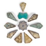 Ensemble de onze carreaux en céramique de Kashan, Perse, XIIIème/ XIVème siè...