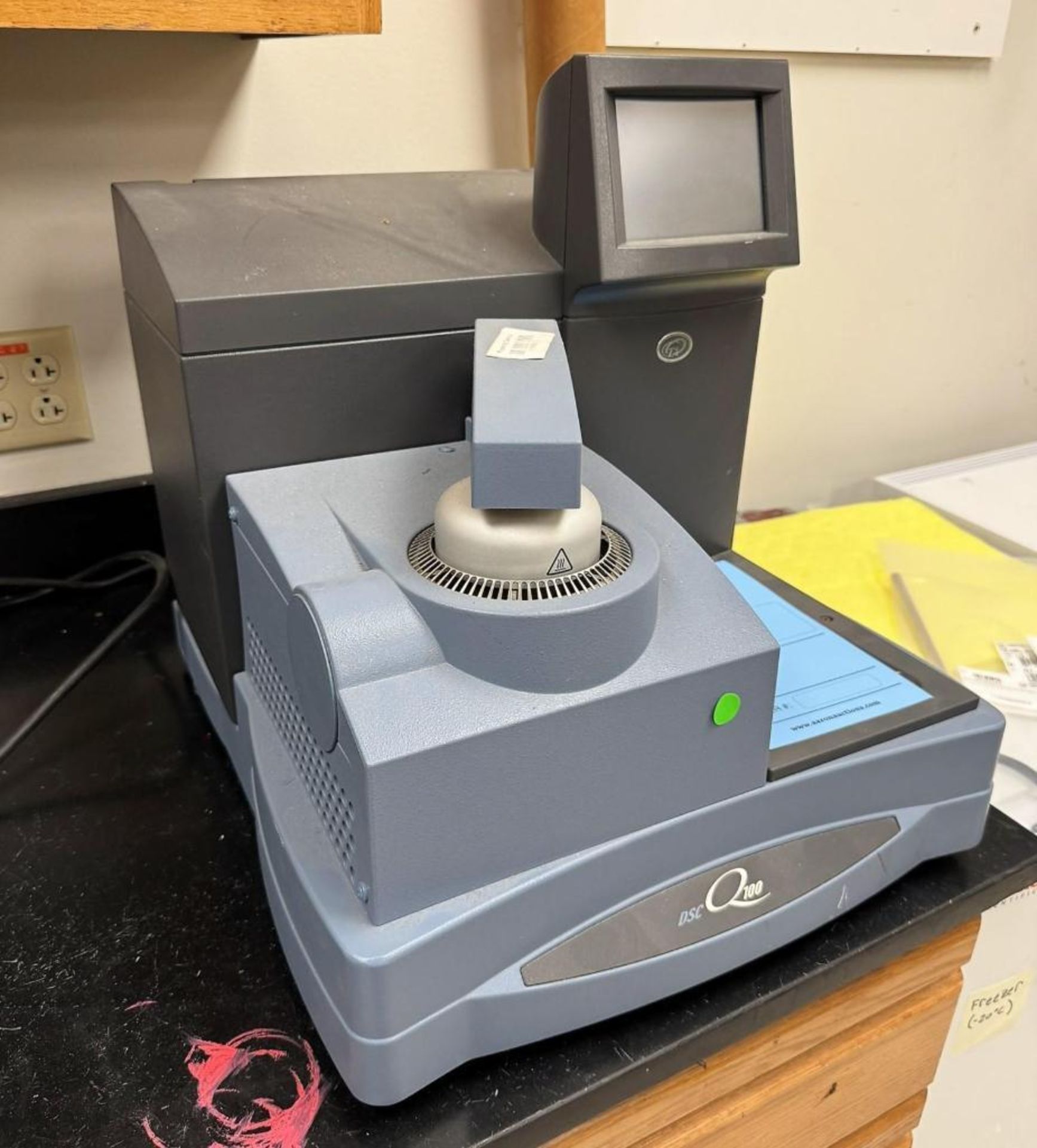 TA Instruments DSC Q100 Differential Scanning Calorimeter, Instrument ...