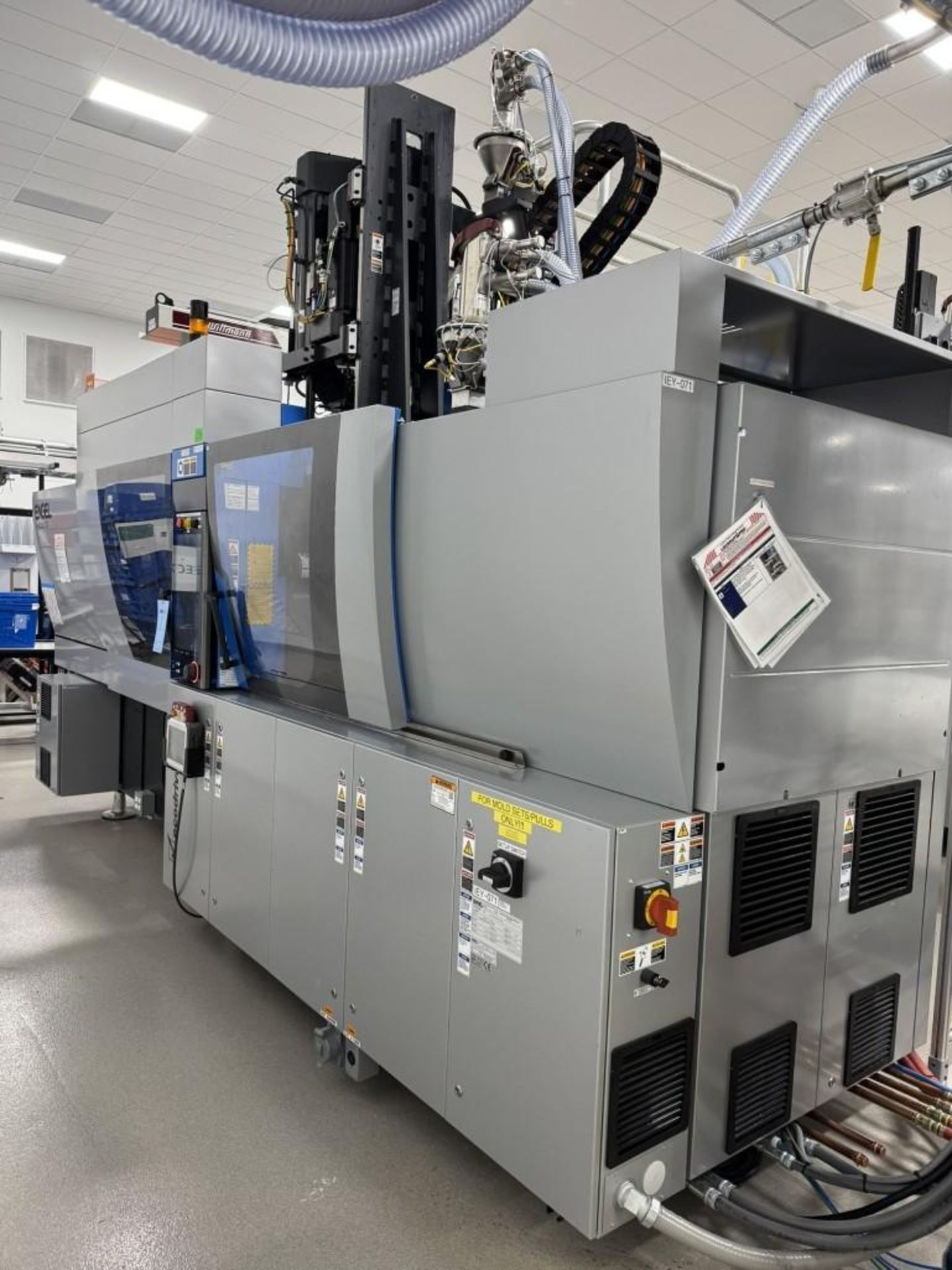 Engel Edge Engel E-Victory 134 Ton Hybrid Two-Shot Injection Molding Machine ...