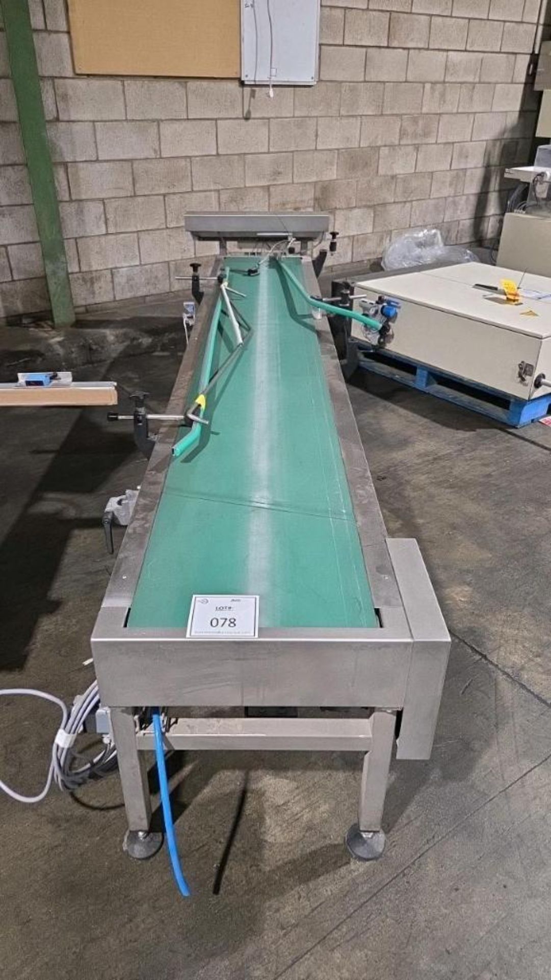 Metal Conveyor With Rubber Belt. *SUBJECT TO PIECEMEAL BIDS --THE GREATER OF THE CLOSING BID ON BULK