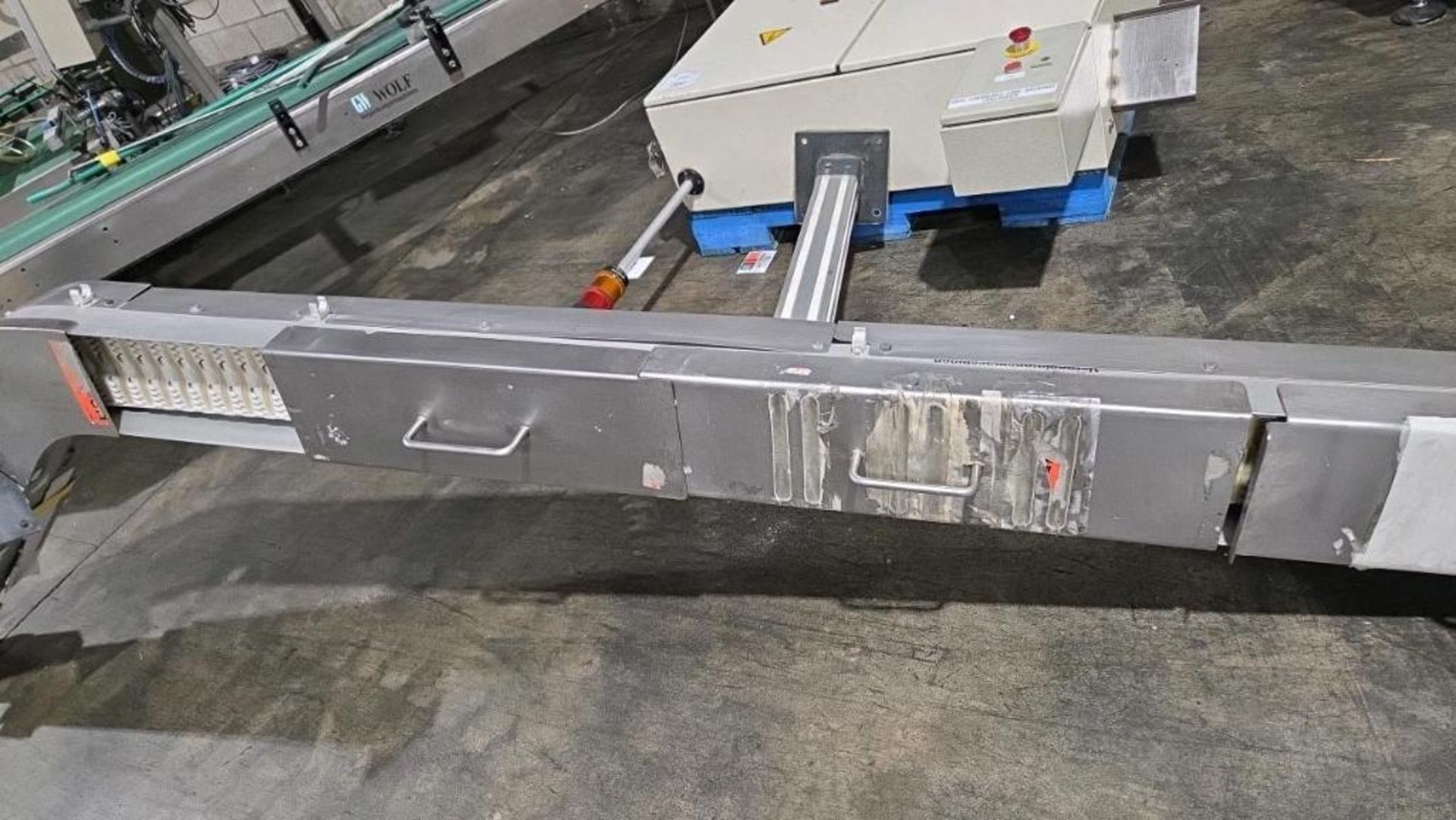 Metal Conveyor With Plastic Belt. *SUBJECT TO PIECEMEAL BIDS --THE GREATER OF THE CLOSING BID ON BUL - Image 3 of 3