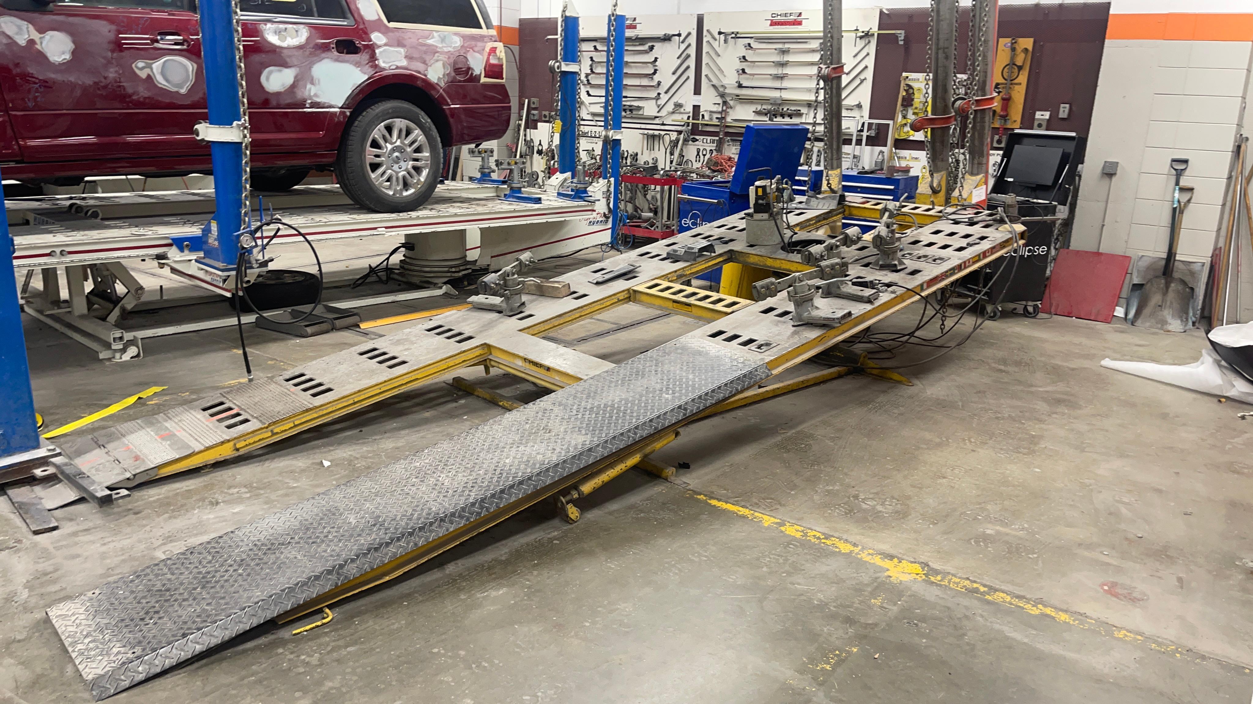 Chief EZ-Liner II Auto Body Squaring and Alignment System