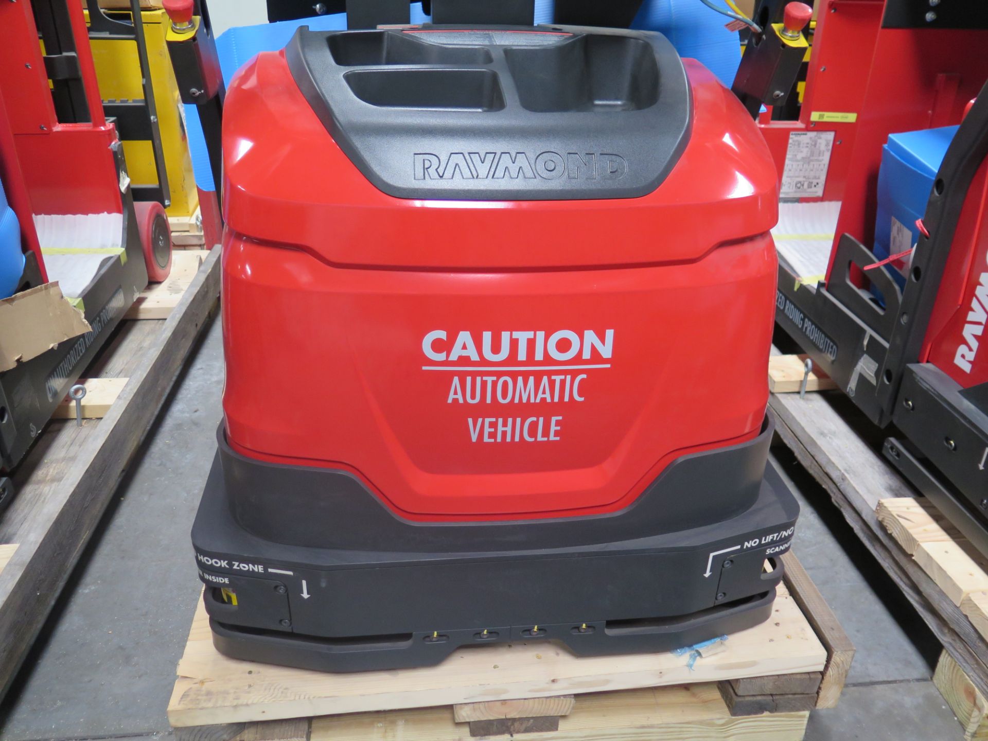 (NEW) 2021 Raymond 3030 Courier Automated Electric Lift Truck Stackers ...