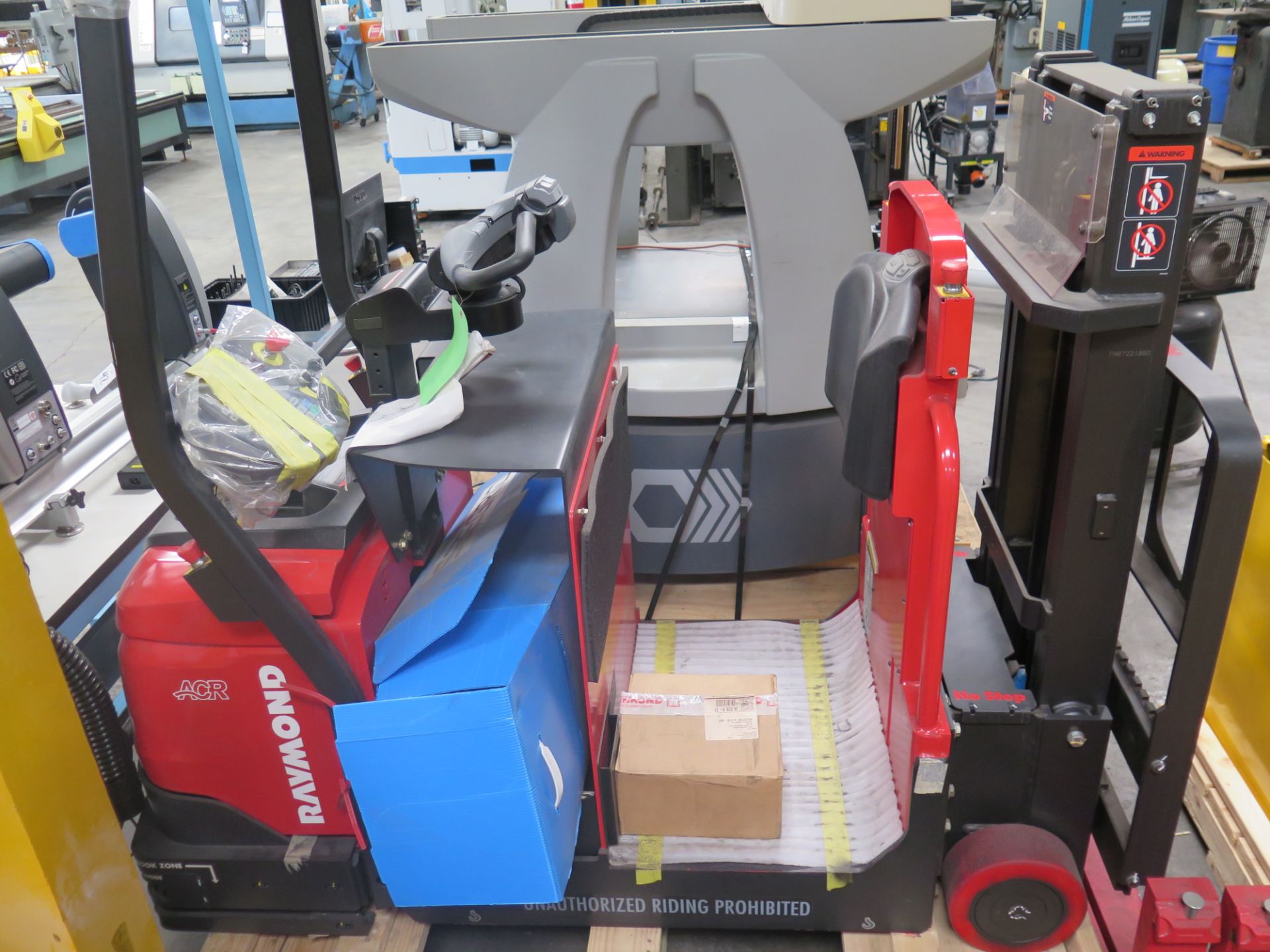 (NEW) 2021 Raymond 3030 Courier Automated Electric Lift Truck Stackers ...