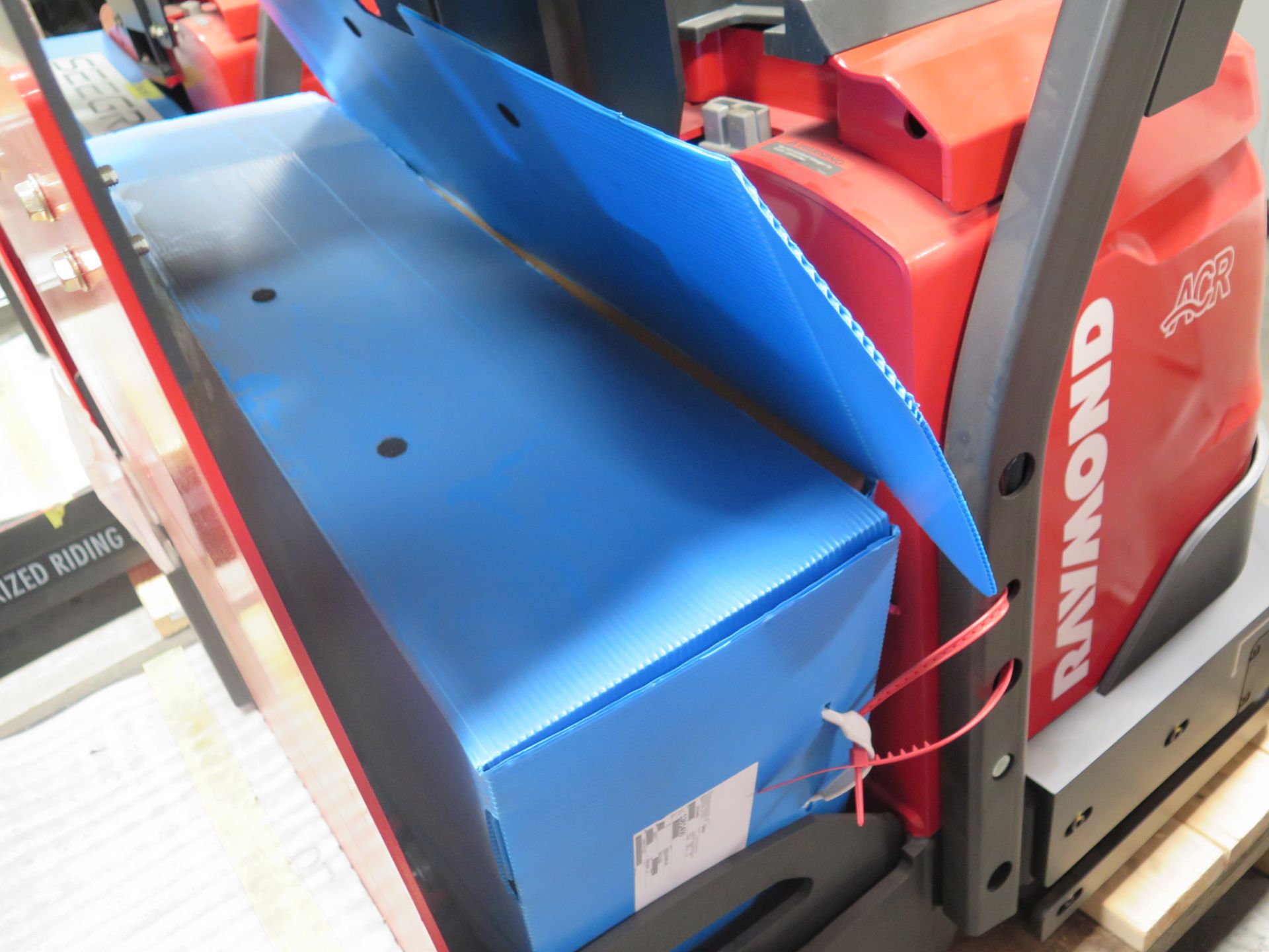 (NEW) 2021 Raymond 3030 Courier Automated Electric Lift Truck Stackers ...