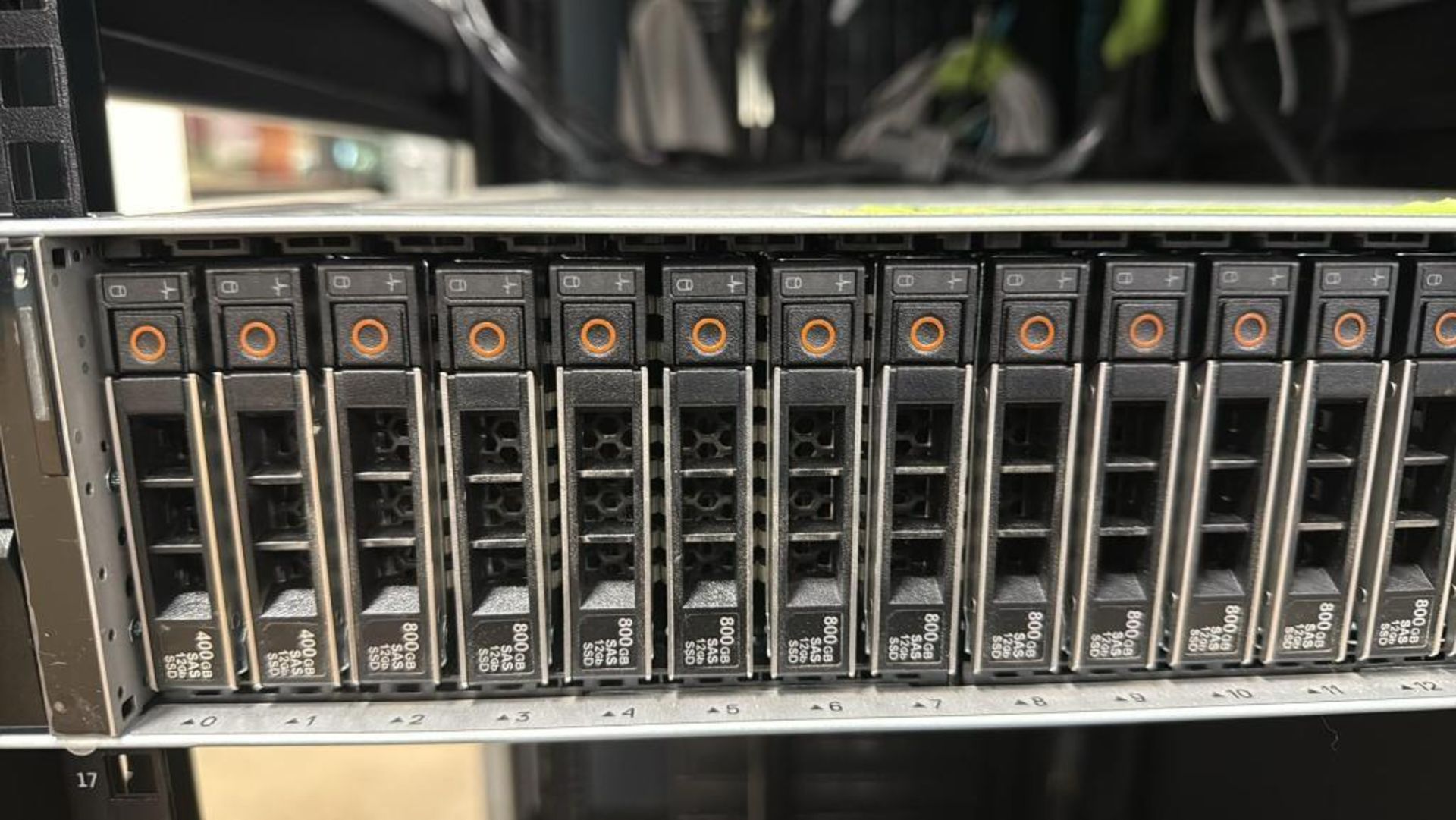 Poweredge R840 Server Network Adapter DellEMC Poweredge R840 Server; With 14x 800GB HD and 2 x 400GB HD