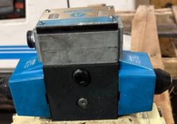 Vickers #PA5D64S4LW-0160-B-60 Pilot Valve