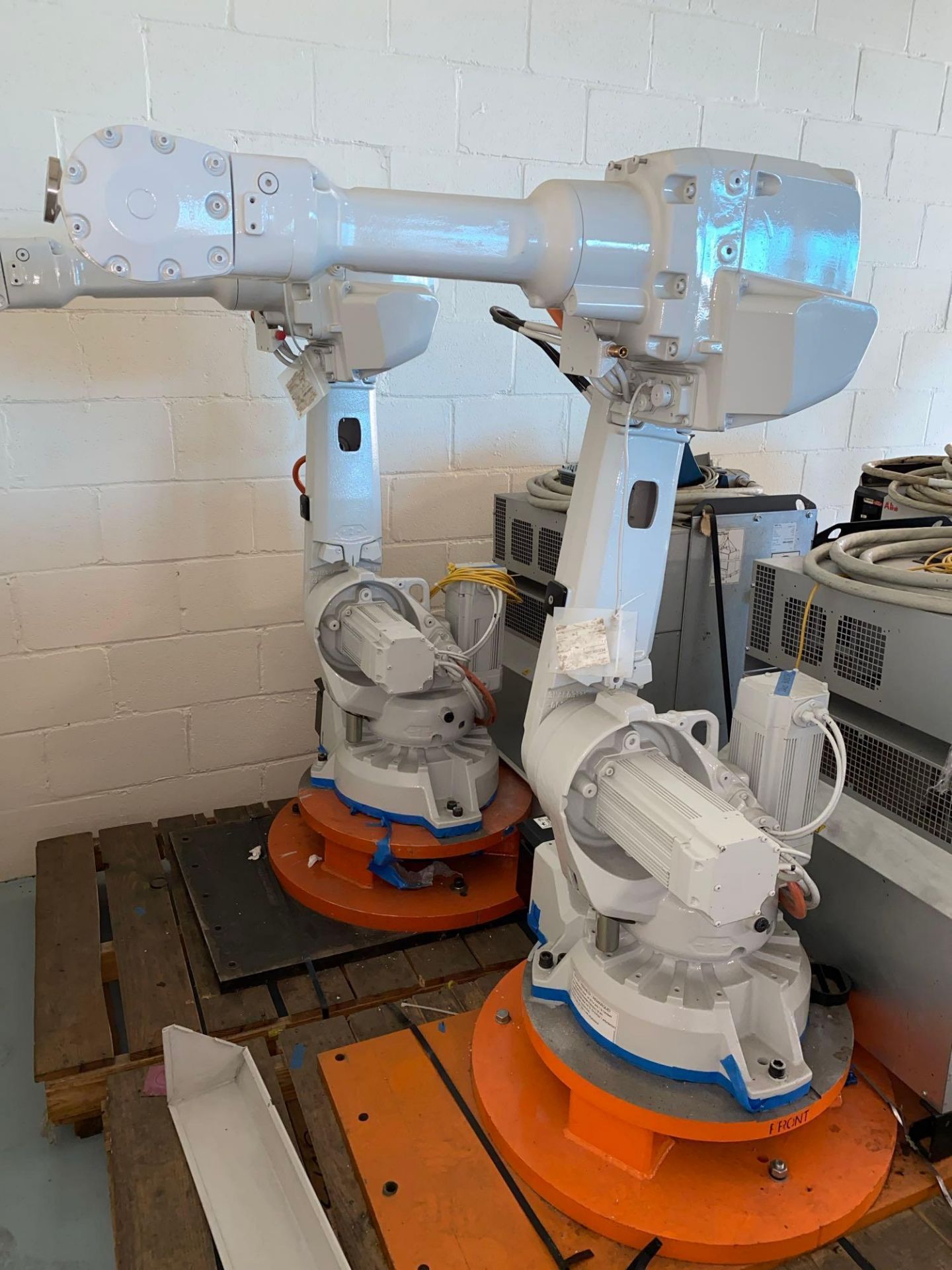 Loading Fee: $ 120.00 ABB IRB 2600 Robot Mfg’d: 2016-9 w/ IRC5 ABB ...