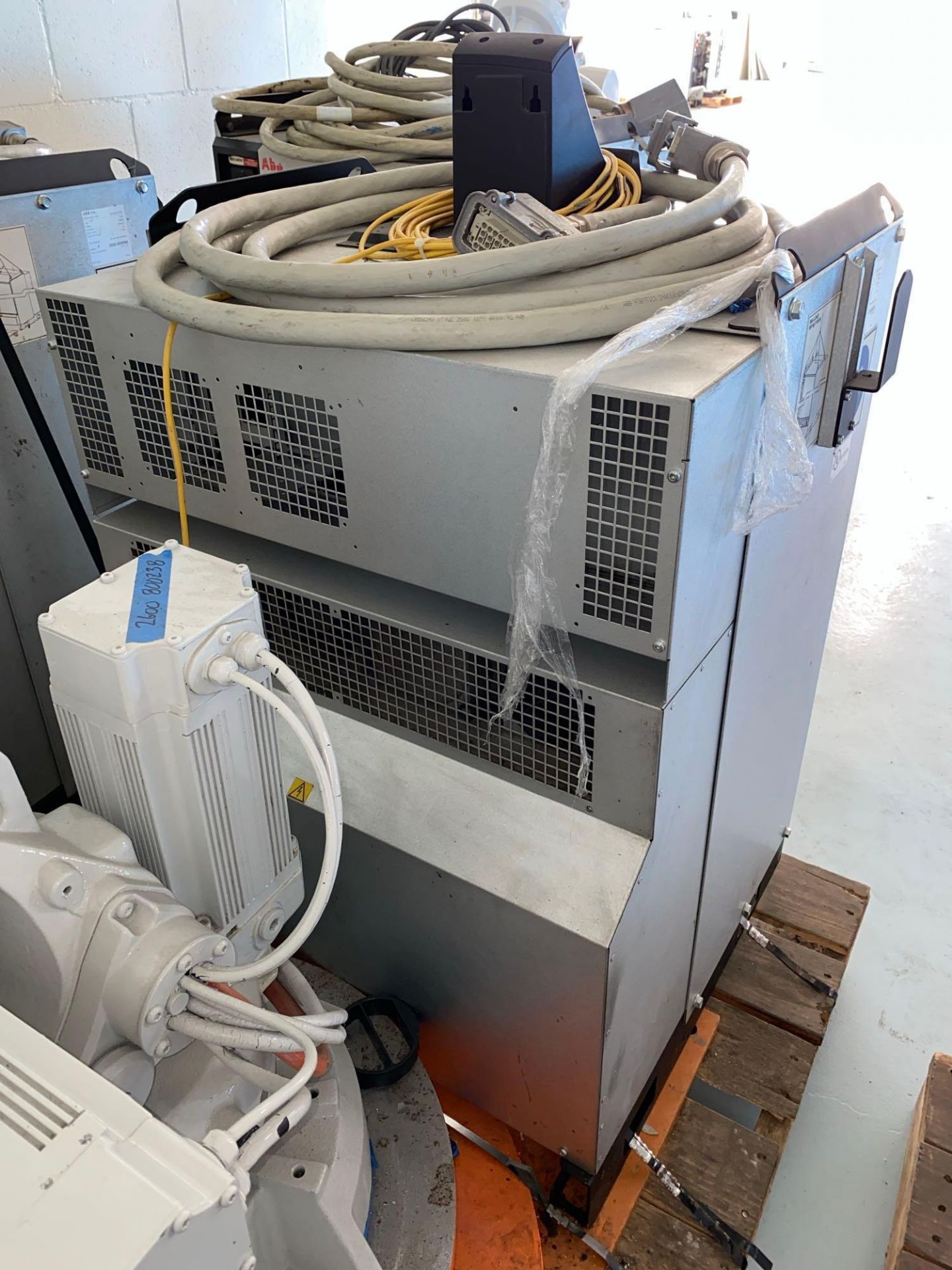 Loading Fee: $ 120.00 ABB IRB 2600 Robot Mfg’d: 2016-9 w/ IRC5 ABB ...