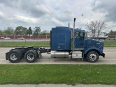 2006 Kenworth T800 Flat Top Sleeper
