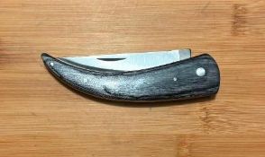 Folding Pocket Knife with Curved Horn-shaped Handle