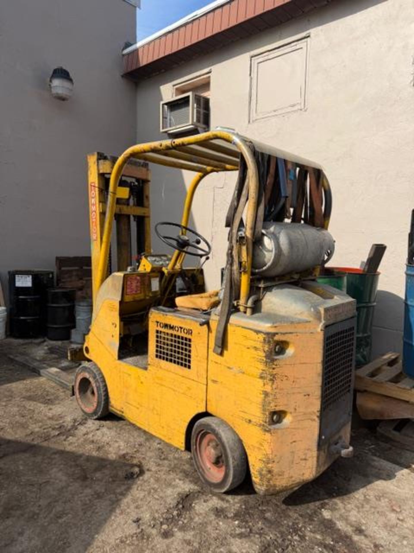 Torw Motor Tow Motor Propane Forklift - 8532 Hours, 5K Cap Capacity with 60 ...