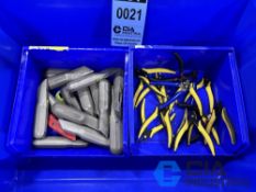 (LOT) UTILITY KNIVES AND WIRE CUTTERS