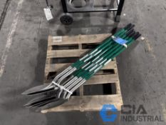 (LOT) (6) NEW ONION TOOLS FIBERGLASS HANDLE SHOVELS