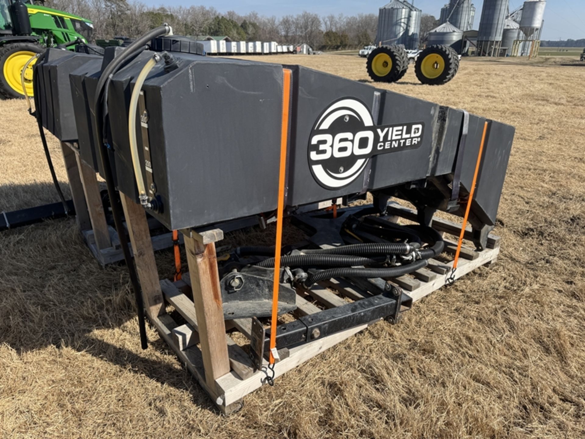 360 Yield Center.pdf 360 Yield Center saddle tanks were on one of the JD 8R 340's