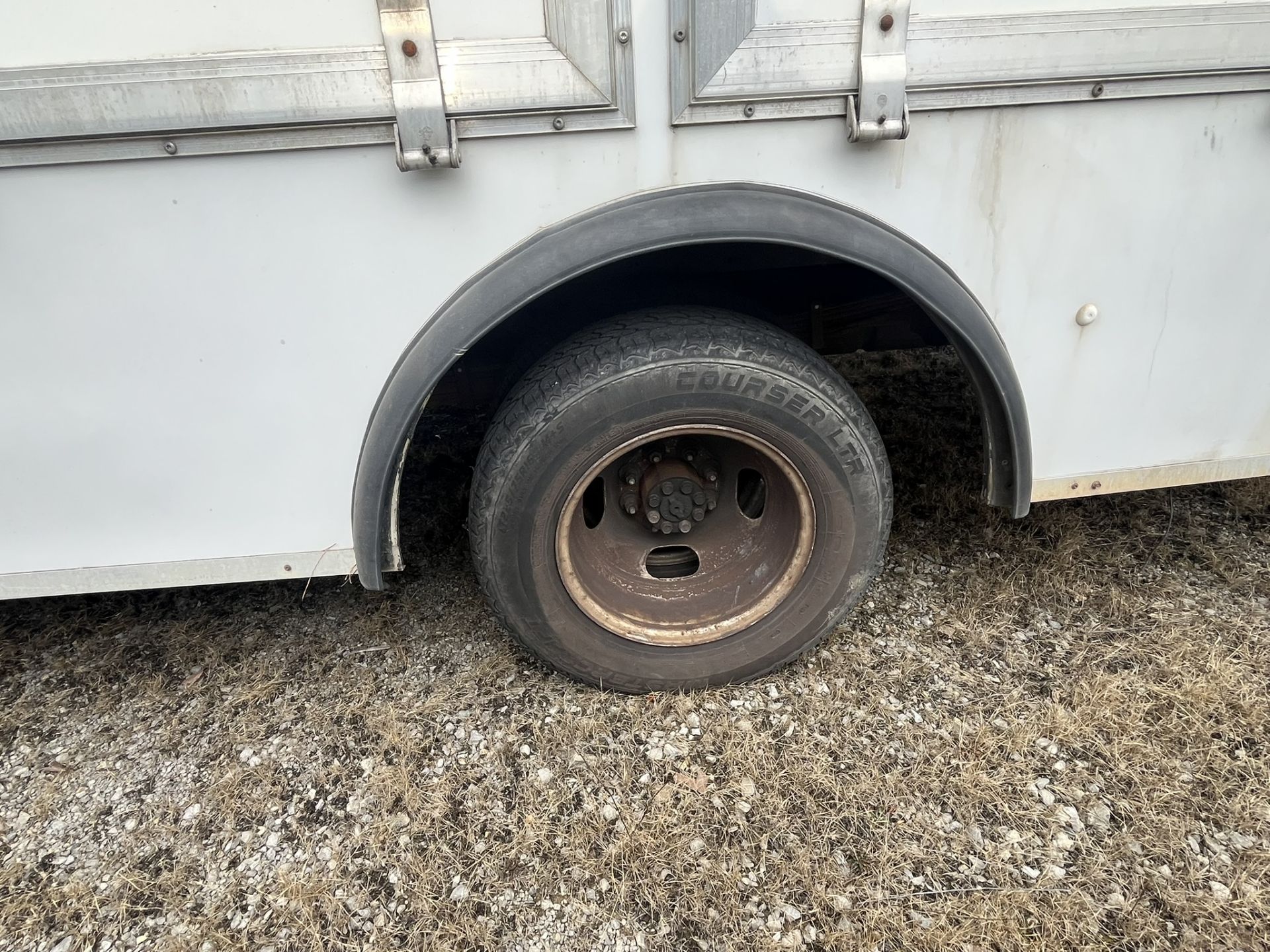 2007 Chevrolet Express 3500 Box Truck Model CG3 - Image 9 of 16