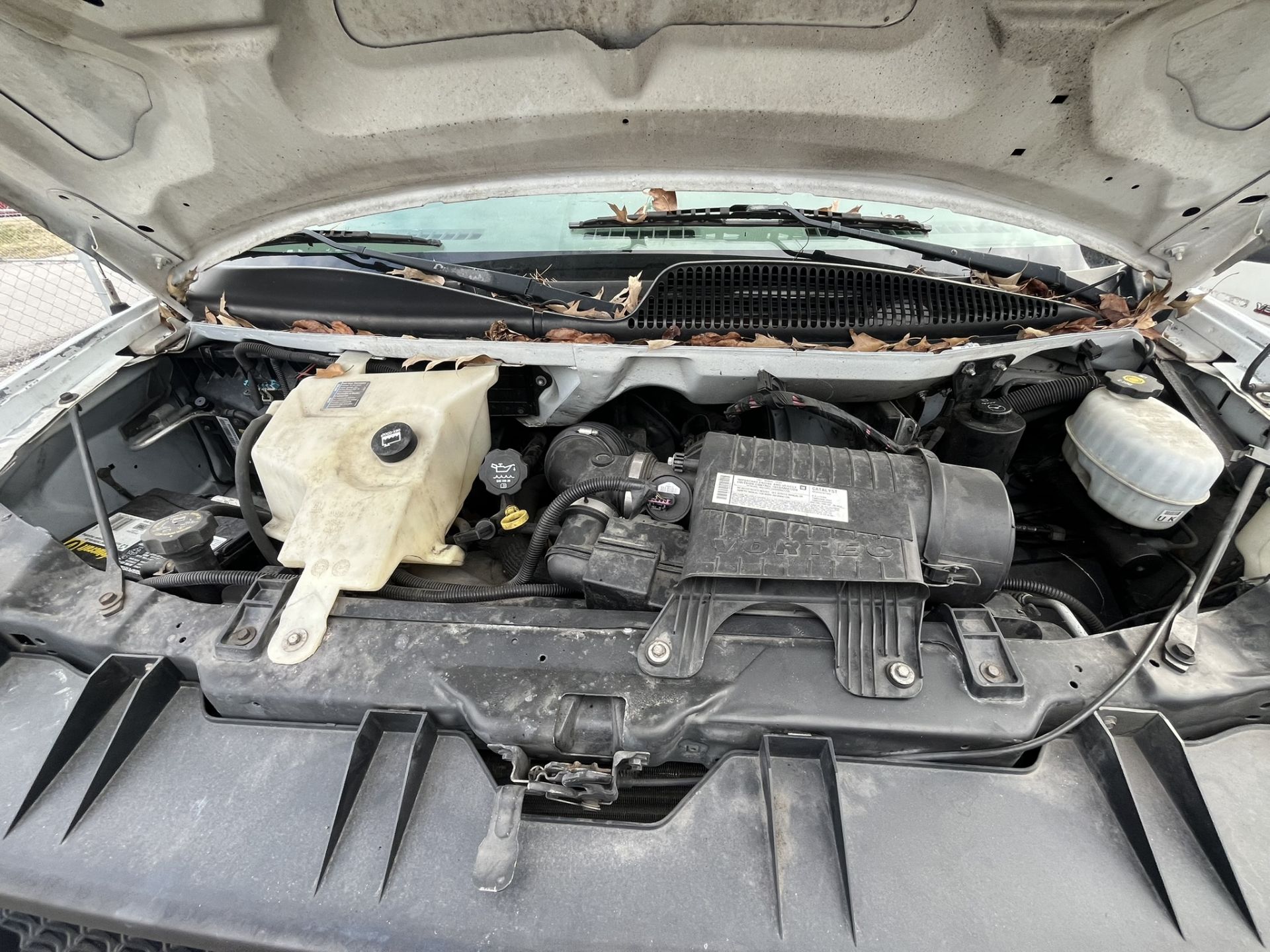 2007 Chevrolet Express 3500 Box Truck Model CG3 - Image 10 of 16