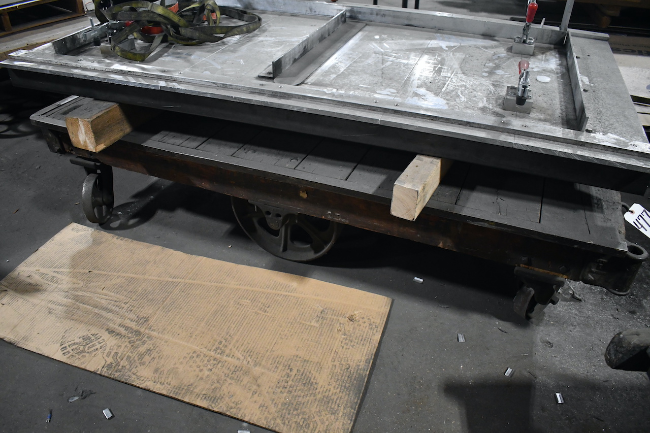 PLATFORM TRUCK (NO CONTENTS)