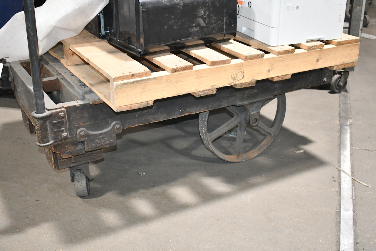 FACTORY TRUCK (NO CONTENTS)