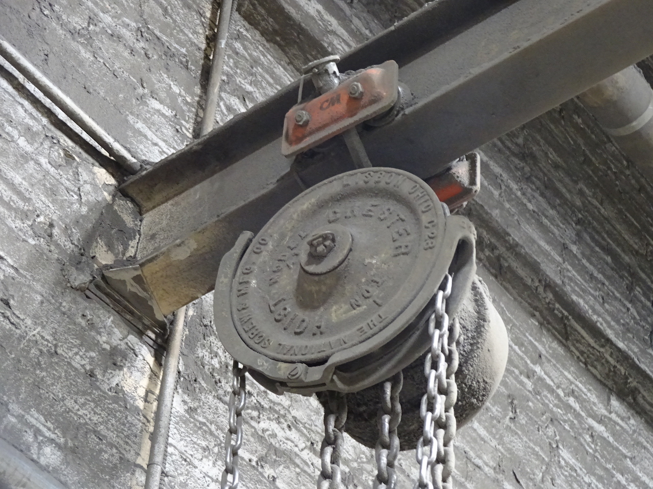 NATIONAL 1 TON CHAIN FALL